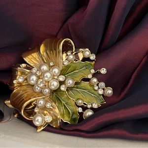 St John Knit 2002 Holiday Pearl and Crystal Brooch